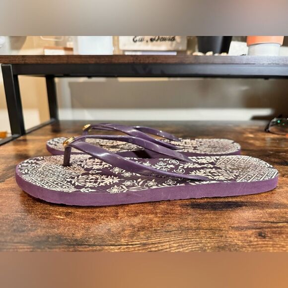 Tory Burch Purple floral flip flops size 9 - Picture 6 of 9